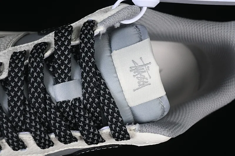 All categories Nk Air Force 1 Air Force series Nk Air Force 1 Low Air Force low-top Nike Air Force 1'07 Low Stusi co-branded beige, black and gray stitching Air Force 1 low-top casual sneakers JS8028-017